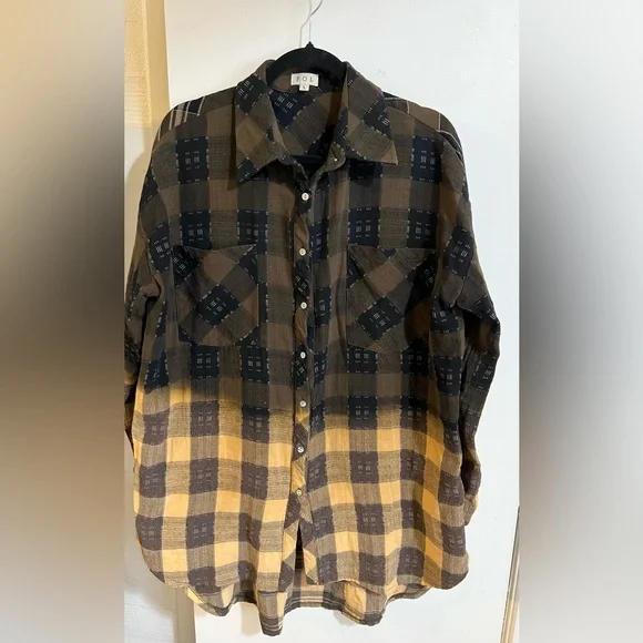 High low flannel - Picture 1 of 3